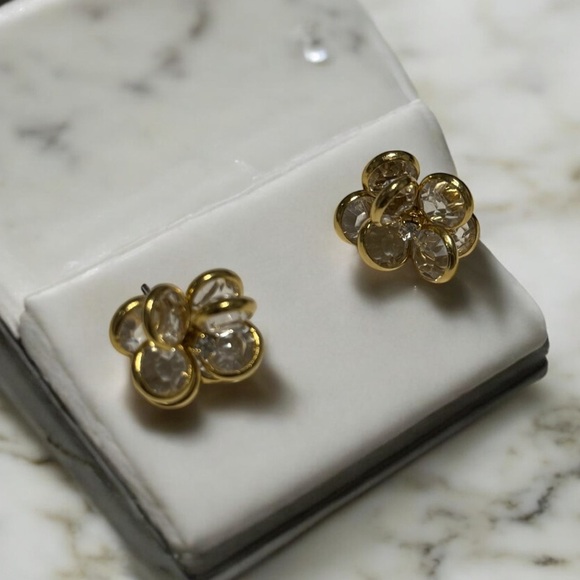 Vintage Jewelry - 💎💟Vintage Flower Crystal Earrings